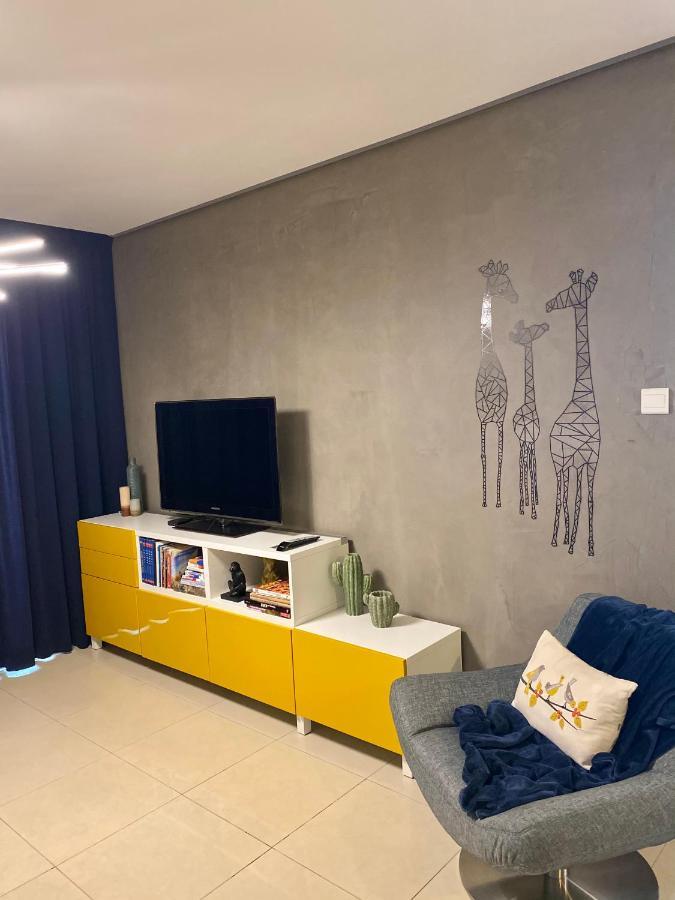 Fat Cow Apartment 101 Larnaca Exterior foto