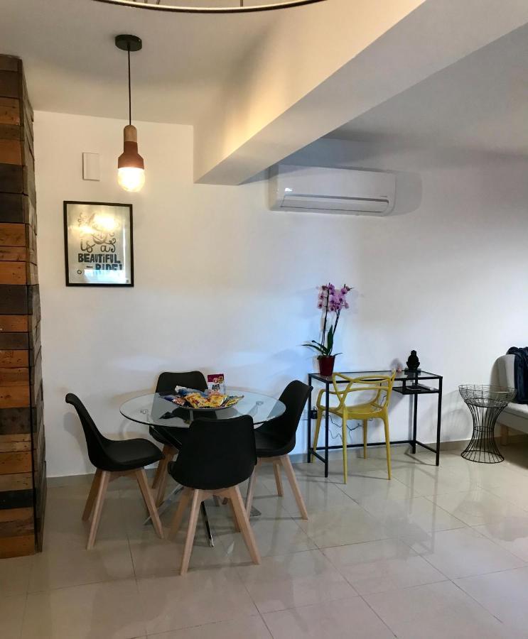 Fat Cow Apartment 101 Larnaca Exterior foto